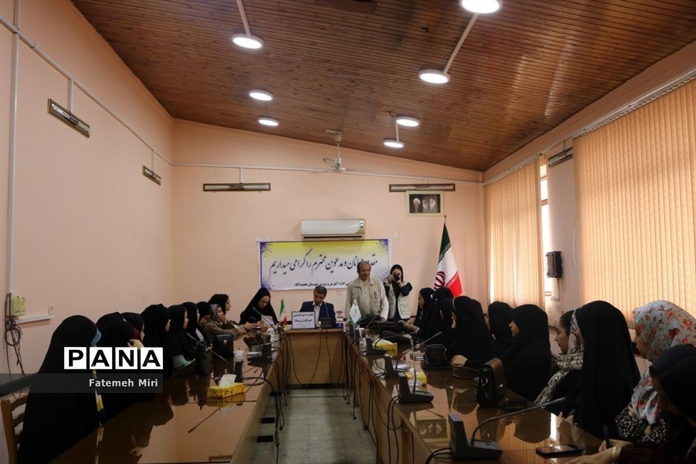 نشست هم‌اندیشی دانش‌آموزان خبرنگار در محمودآباد