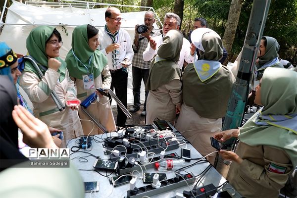 بازدید قائم مقام سازمان دانش آموزی از پخت غذا در نهمین دوره اردوی ملی پیشتازان دختر