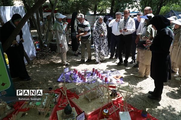 بازدید قائم مقام سازمان دانش آموزی از پخت غذا در نهمین دوره اردوی ملی پیشتازان دختر