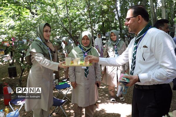 بازدید قائم مقام سازمان دانش آموزی از پخت غذا در نهمین دوره اردوی ملی پیشتازان دختر