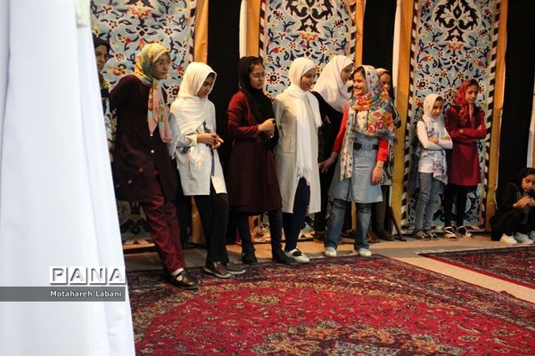 اختتامیه کلاس‌های تابستانه دختران در کانون شهید مطهری