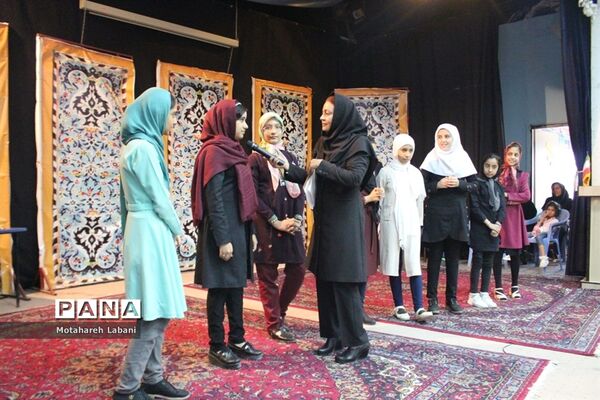 اختتامیه کلاس‌های تابستانه دختران در کانون شهید مطهری