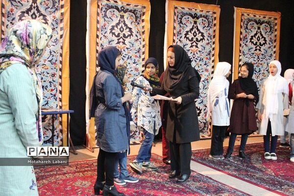 اختتامیه کلاس‌های تابستانه دختران در کانون شهید مطهری