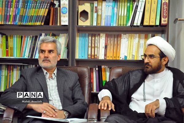 دیدار امام جمعه شهرستان خوسف با خبرنگاران شهرستان خوسف به مناسبت هفته خبرنگار