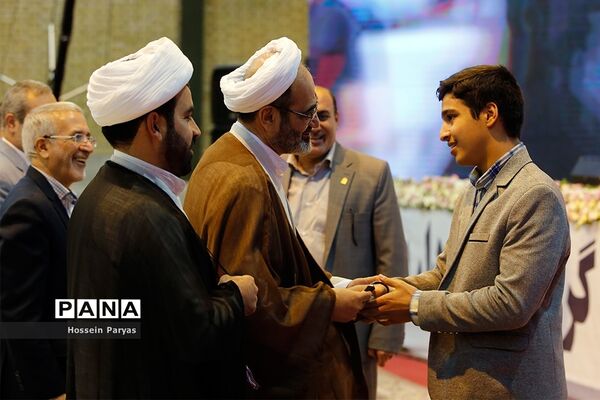 اختتامیه سی‌و‌هفتمین جشنواره فرهنگی و هنری دانش آموزان برگزیده سراسر کشور
