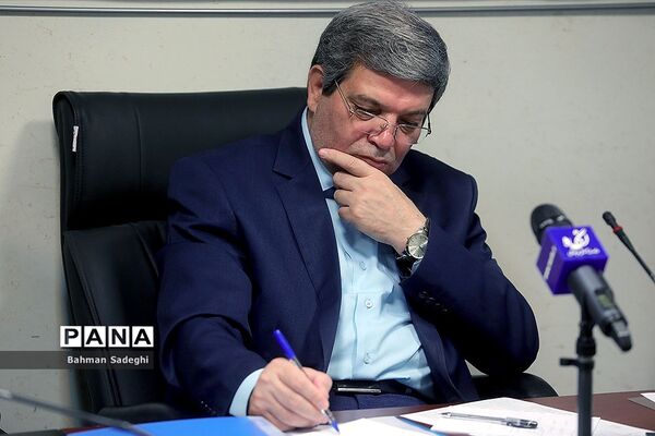 نشست صمیمی سرپرست وزارت آموزش و پرورش با مدیران و کارکنان معاونت پرورشی و فرهنگی