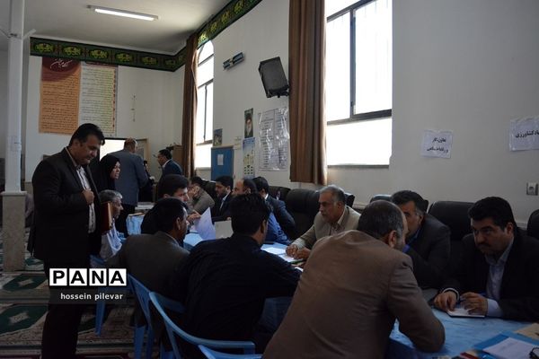 حضورمردمی و میز خدمت با حضور استاندار و مدیران کل استان در شهرستان خوسف