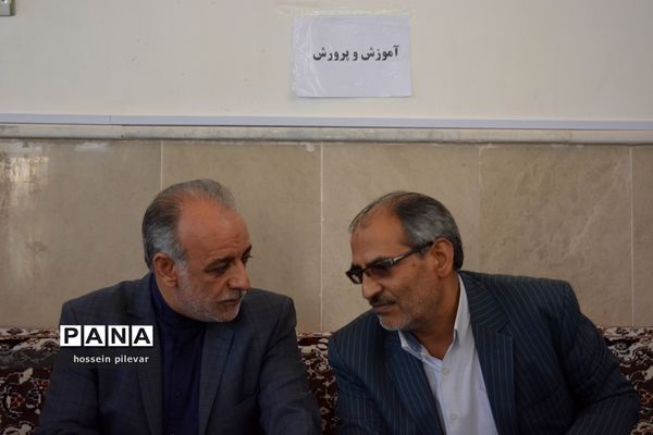 حضورمردمی و میز خدمت با حضور استاندار و مدیران کل استان در شهرستان خوسف