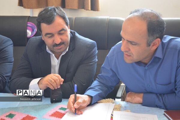 حضورمردمی و میز خدمت با حضور استاندار و مدیران کل استان در شهرستان خوسف