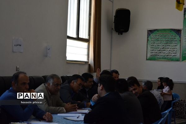 حضورمردمی و میز خدمت با حضور استاندار و مدیران کل استان در شهرستان خوسف