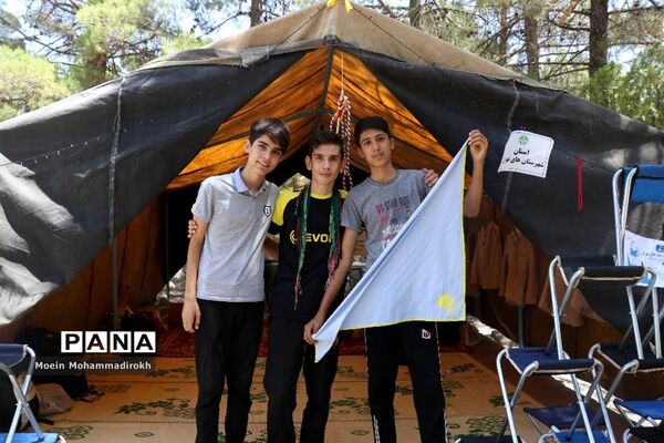پخت و پز دانش‌آموزان پسر در نهمین دوره اردوی ملی پیشتازان کشور