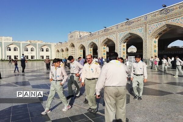 حضور دانش‌آموزان پیشتاز پسر سراسر کشور در حرم مطهر رضوی