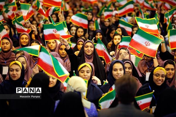 مراسم افتتاحیه سی و هفتمین جشنواره فرهنگی هنری دانش آموزان دختر کشور