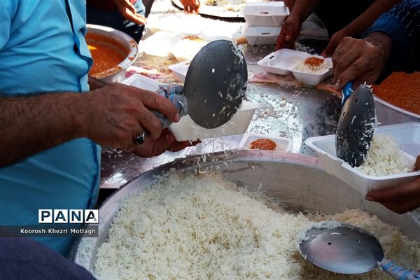 توزیع 5000 طعام به مناسبت عید ولایت در شهرستان کازرون