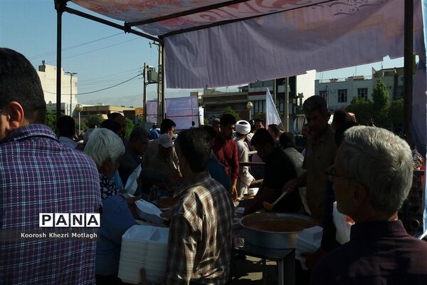 توزیع 5000 طعام به مناسبت عید ولایت در شهرستان کازرون
