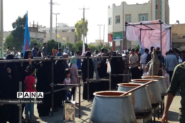 توزیع 5000 طعام به مناسبت عید ولایت در شهرستان کازرون