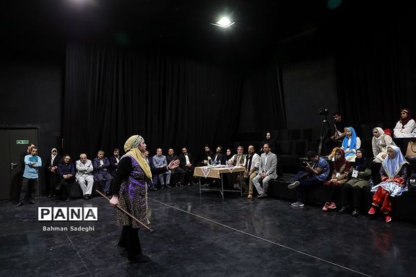 بازدید معاون پرورشی از سی و هفتمین جشنواره فرهنگی و هنری دانش‌آموزان برگزیده دختر کشور