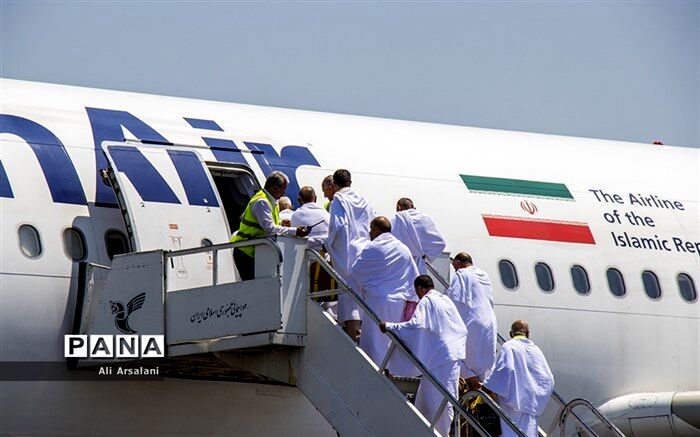 بازگشت ۲۴۲۶ حاجی از فرودگاه مدینه