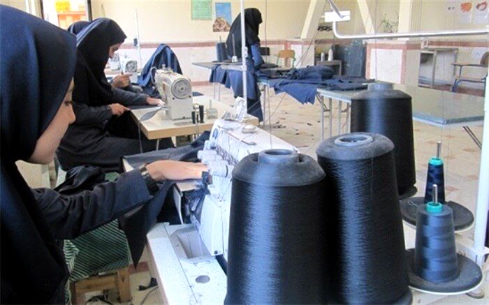 ارتقاء کیفیت آموزشی همراه با تولید در هنرستان‌های استان همدان