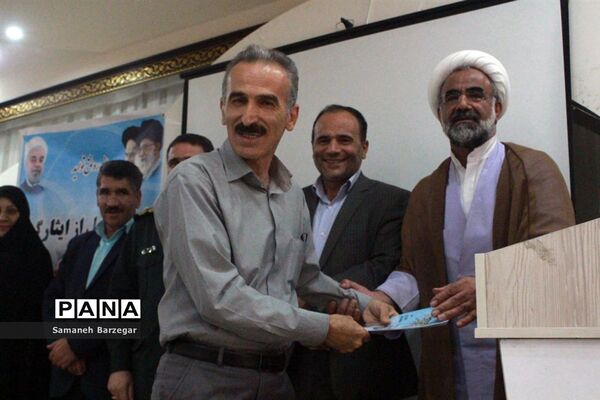 آیین تجلیل از ایثارگران، جانبازان، آزادگان  فرهنگی و فرزندان شاهد شاغل در آموزش و پرورش ناحیه یک تبریز