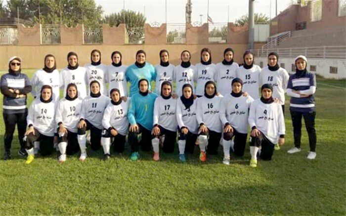 بانوان البرزی به لیگ برتر فوتبال صعودکردند