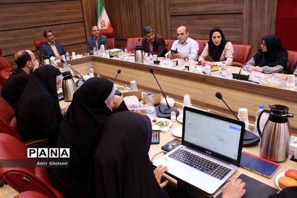 نشست مدیرکل آموزش و پرورش شهرستان‌های استان تهران با اصحاب رسانه