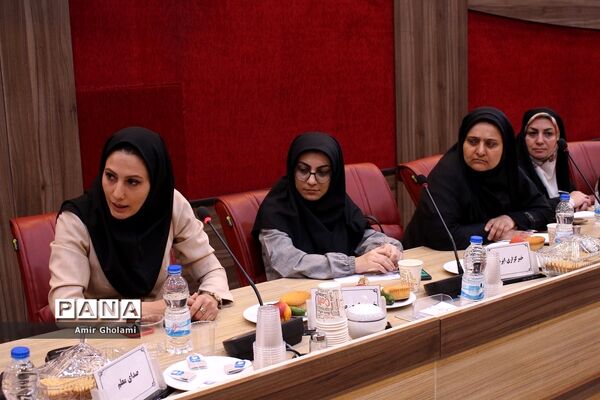 نشست مدیرکل آموزش و پرورش شهرستان‌های استان تهران با اصحاب رسانه