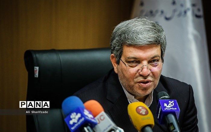 سیدجواد حسینی: کاهش تنوع مدارس عملکرد تحصیلی را ارتقا می‌دهد