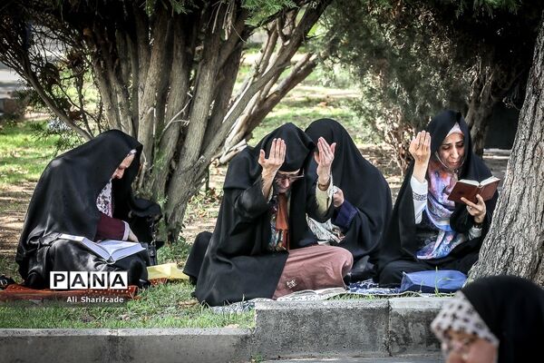 مراسم پرفیض «دعای عرفه» در دانشگاه تهران