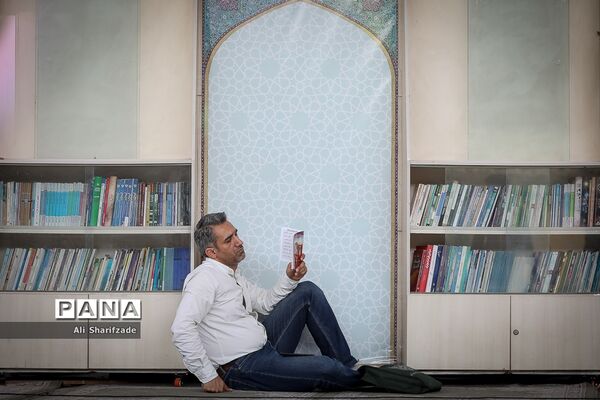 مراسم پرفیض «دعای عرفه» در دانشگاه تهران