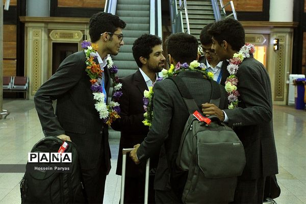 استقبال از مدال‌آوران سی و یکمین المپیادجهانی کامپیوتر