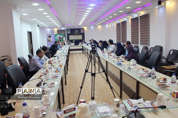 نشست شورای معاونان آموزش و پرورش استان بوشهر با خبرنگاران