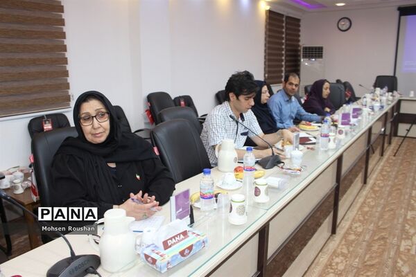 نشست شورای معاونان آموزش و پرورش استان بوشهر با خبرنگاران