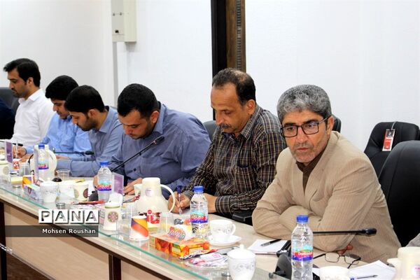 نشست شورای معاونان آموزش و پرورش استان بوشهر با خبرنگاران