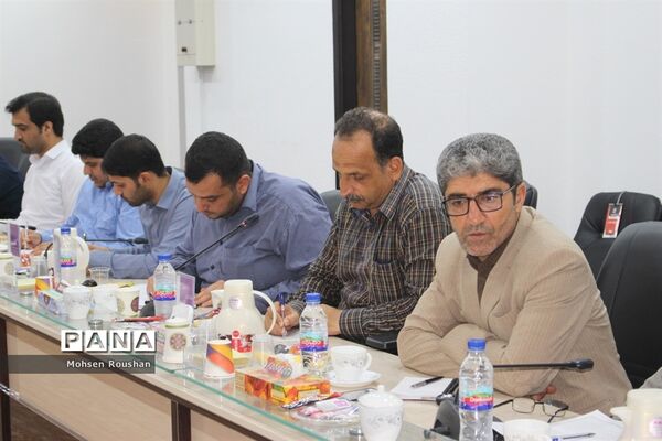 نشست شورای معاونان آموزش و پرورش استان بوشهر با خبرنگاران