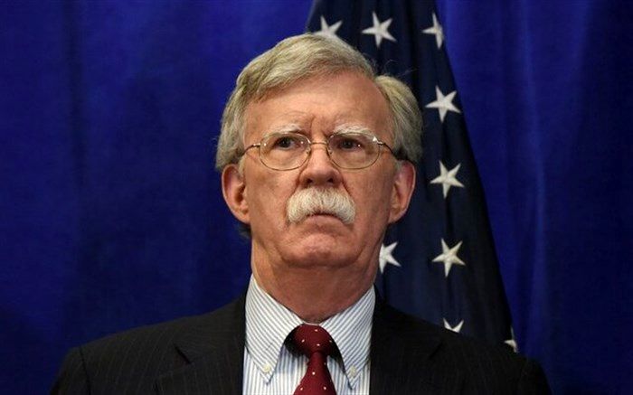 بولتون در لندن: بهتر است گفت‌وگو با بریتانیا درباره ایران و چین به تعویق بیفتد