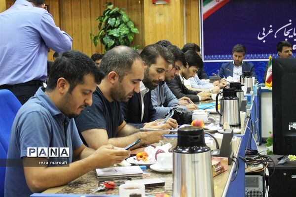 نشست خبری سرپرست مخابرات آذربایجان غربی به مناسبت روز خبرنگار