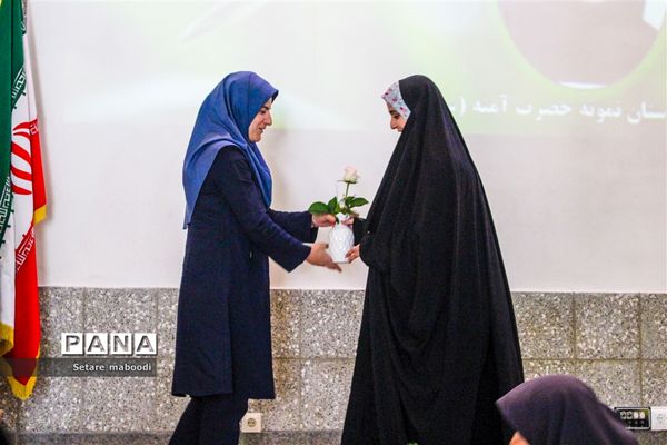 قدردانی رتبه چهارم کنکور ٩٨ از معلمان خود