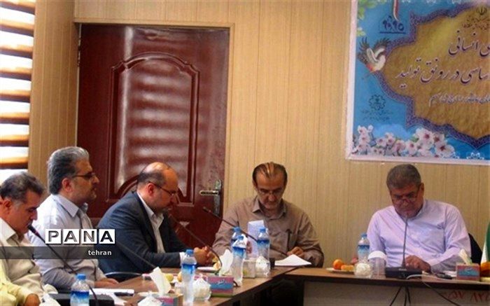 فولادوند: اصل در مدرسه محوری توانمندسازی مدیران است