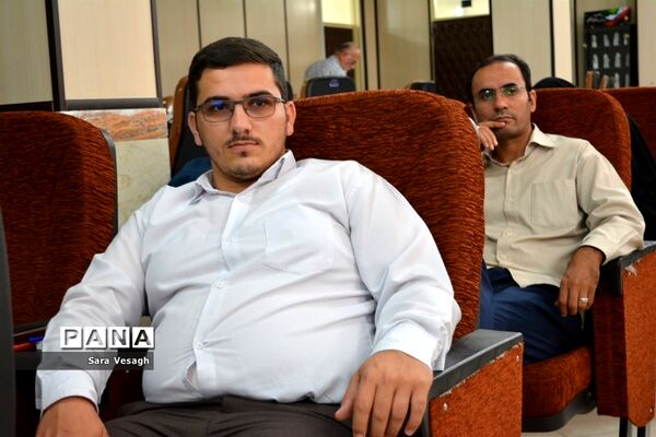 آیین تجلیل از مربیان پیشتاز سازمان دانش‌آموزی آموزش و پرورش شهرستان شهریار