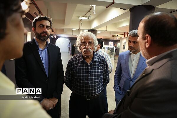 افتتاح نمایشگاه دستی تجسمی آثار دانش‌آموزان برگزیده مسابقات فرهنگی هنری