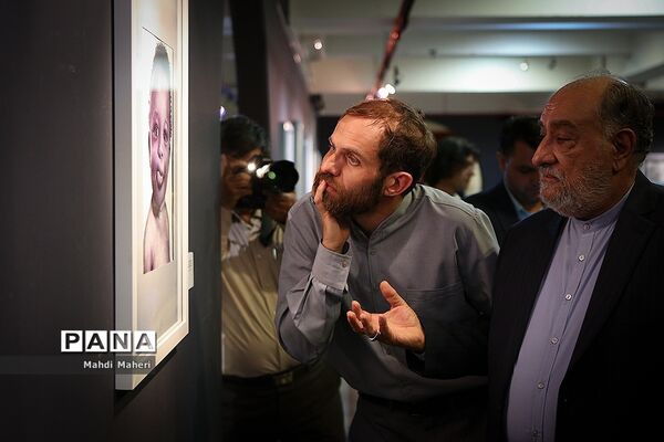 افتتاح نمایشگاه دستی تجسمی آثار دانش‌آموزان برگزیده مسابقات فرهنگی هنری