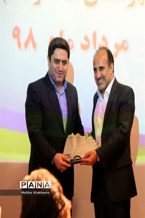 همایش تجلیل از دانش‌آموزان خبرنگار مازندران