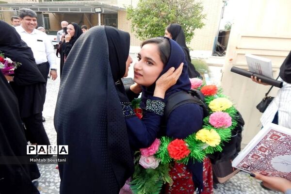 استقبال و تجلیل از دانش‌آموزان دختر افتخار آفرین استان بوشهر