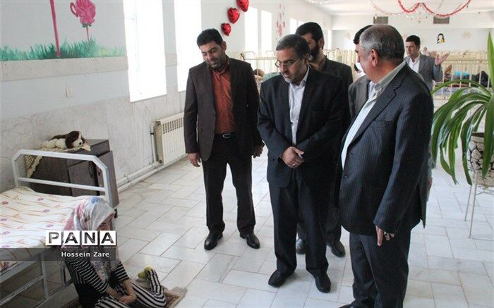 هم‌زمان با آغاز هفته دولت؛ بازدید سرپرست فرمانداری شهرستان تفت از موسسه نیکوکاری فاطمه الزهرا(س) تفت