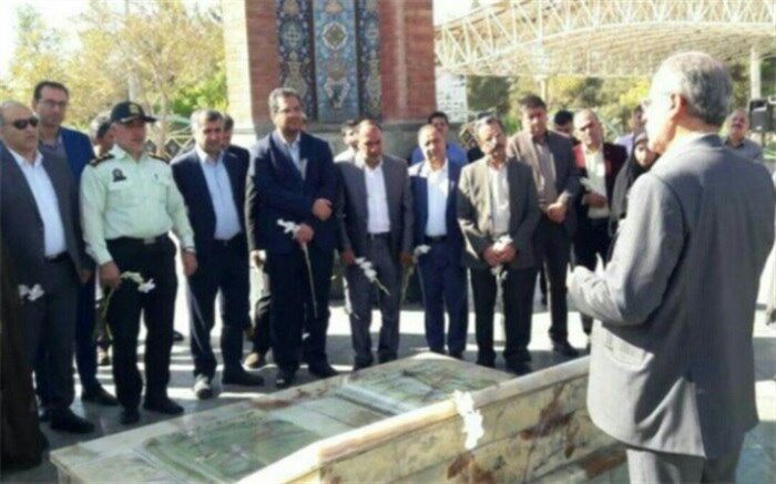 گلباران مزارشهدای گمنام قرچک به مناسبت گرامیداشت هفته دولت