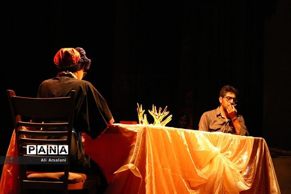 اجرای نمایش «از گوشۀ تبریز تا پرده های ترابزون»