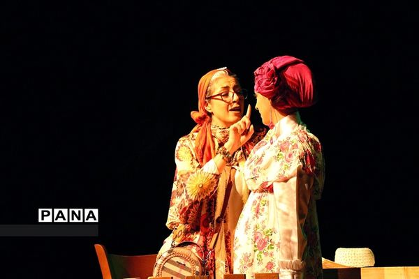 اجرای نمایش «از گوشۀ تبریز تا پرده های ترابزون»