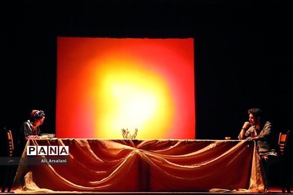 اجرای نمایش «از گوشۀ تبریز تا پرده های ترابزون»