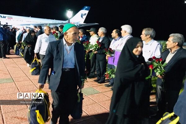 مراسم استقبال از ورود اولین کاروان حجاج بیت الله الحرام به  خراسان جنوبی